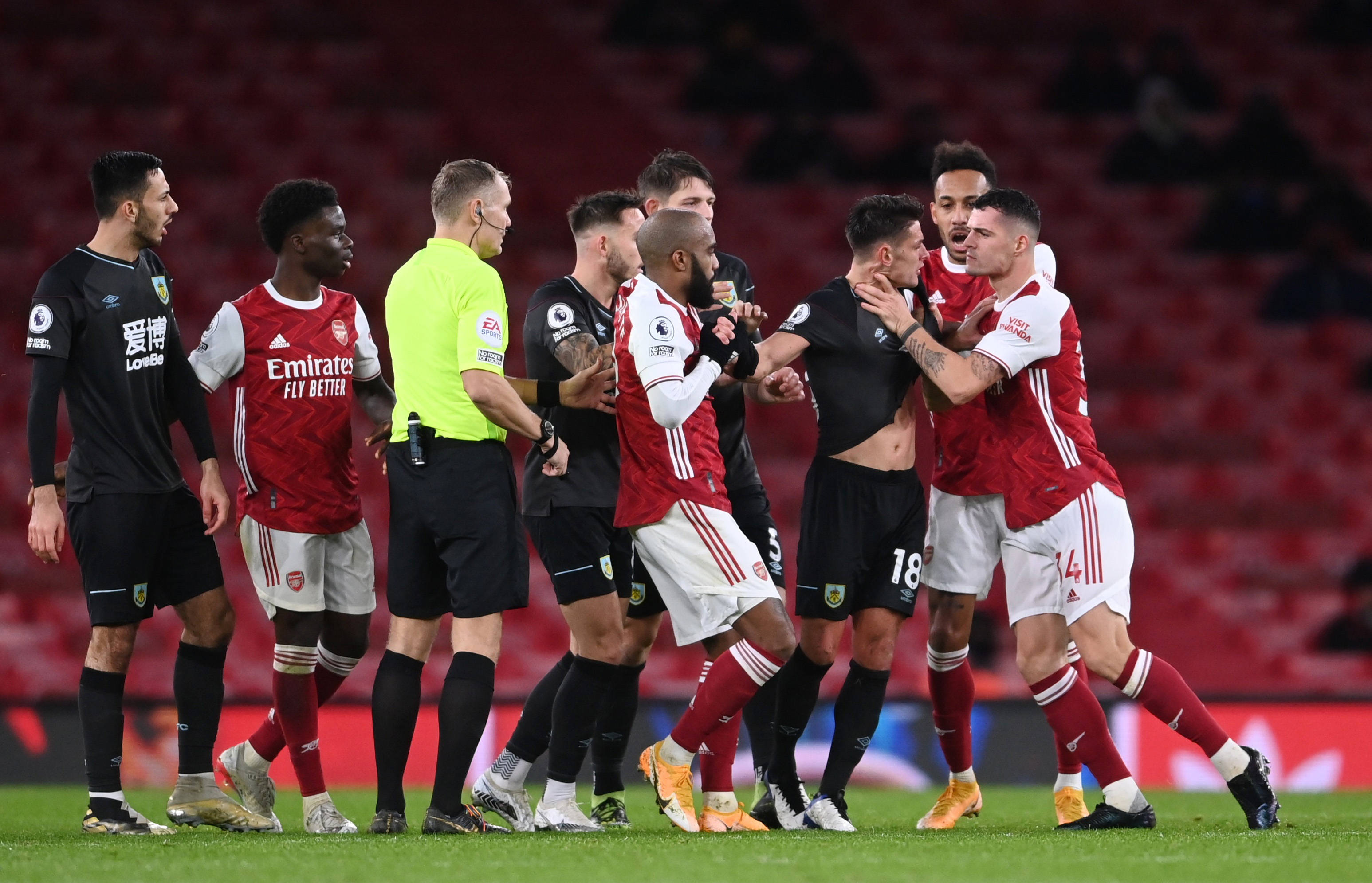 了鲁尼在同 了鲁尼在同